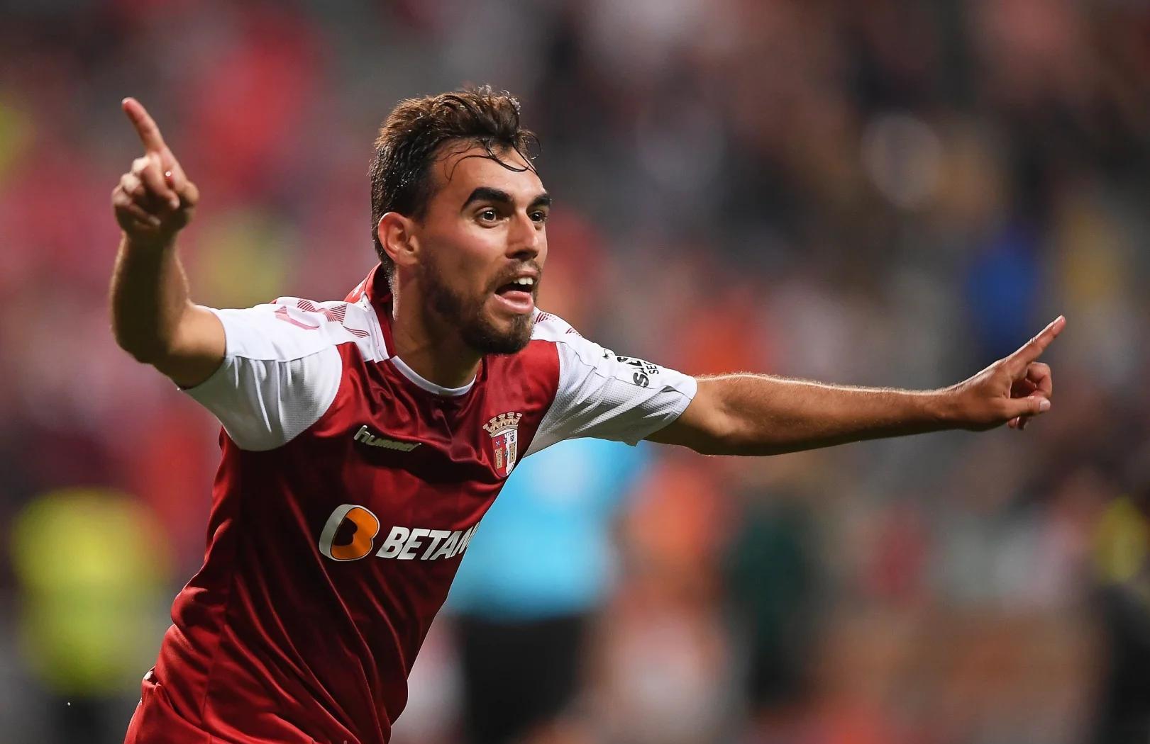 关于转会期葡超焦点战，利物浦再遭质疑，球迷炸锅，阵容厚度经受考验的信息